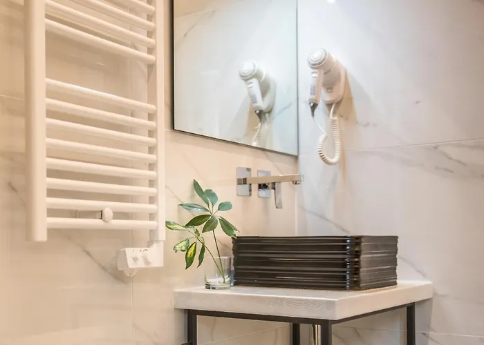 Smart Abbadia S S - Luxurymodernstyle Con Cucina Condivisa * Abbadia San Salvator